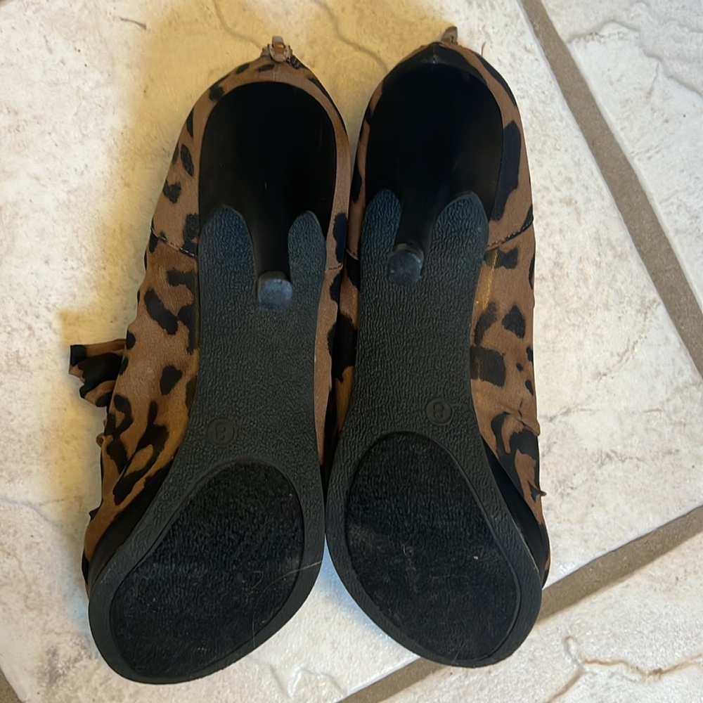 Open Toe Leopard Print Heels - Picture 7 of 10